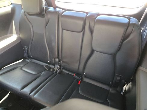 Used 2025 Kia Carnival FWD image 28