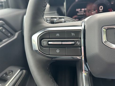 New 2026 GMC Acadia Elevation image 17