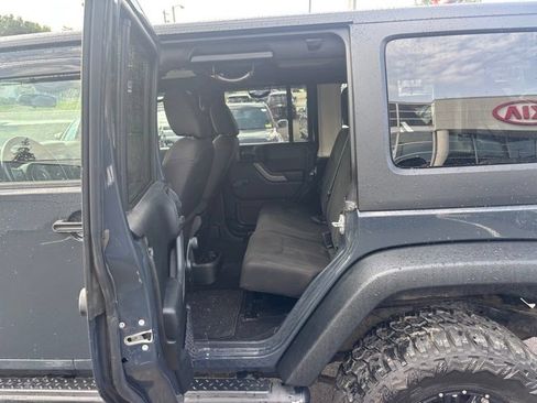 Used 2017 Jeep Wrangler Unlimited Sport w/ Mopar Black Appearance Group AWD/4WD image 10