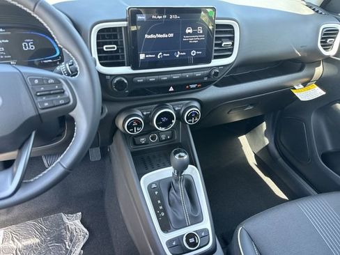 New 2026 Hyundai Venue SEL FWD image 27