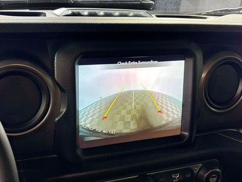 Certified 2023 Jeep Wrangler Unlimited AWD/4WD image 18
