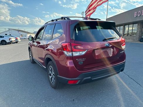 Certified 2022 Subaru Forester Premium AWD/4WD image 8
