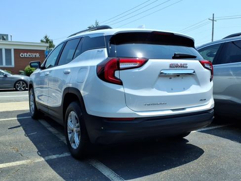 Used 2024 GMC Terrain SLE w/ Driver Convenience Package AWD/4WD image 6