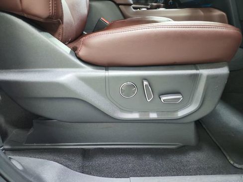 Used 2024 Ford Expedition Limited image 42