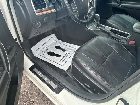 Used 2012 Lincoln MKZ FWD image 10