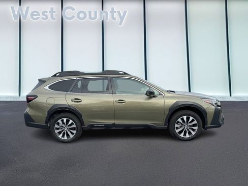 Used 2025 Subaru Outback Limited image 2