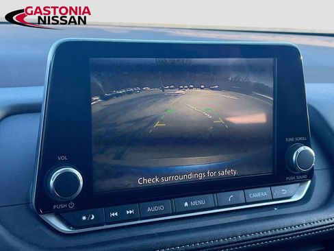 Used 2023 Nissan Rogue SV image 17