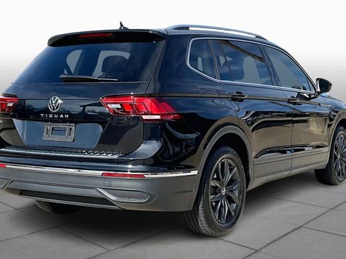 Used 2022 Volkswagen Tiguan SE image 12
