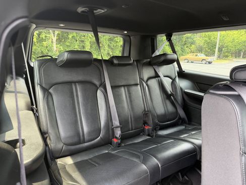 Used 2024 Jeep Wagoneer L Series III w/ Flexible Seating Group AWD/4WD image 14