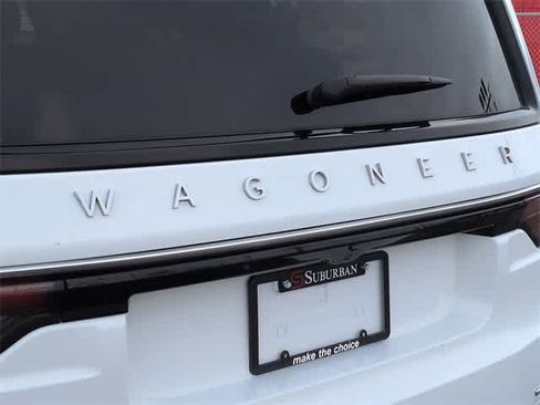 Used 2024 Jeep Wagoneer Series III image 12