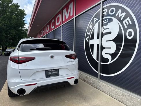 Used 2023 Alfa Romeo Stelvio Veloce AWD/4WD image 12
