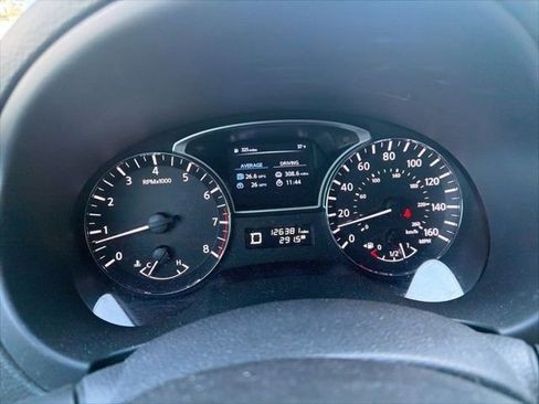 Used 2014 Nissan Altima 2.5 SV w/ Convenience Package FWD image 2