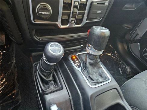 Used 2021 Jeep Wrangler Unlimited Sport AWD/4WD image 12