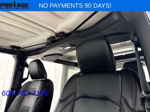 Used 2018 Jeep Wrangler Unlimited Sahara w/ Cold Weather Group AWD/4WD image 24