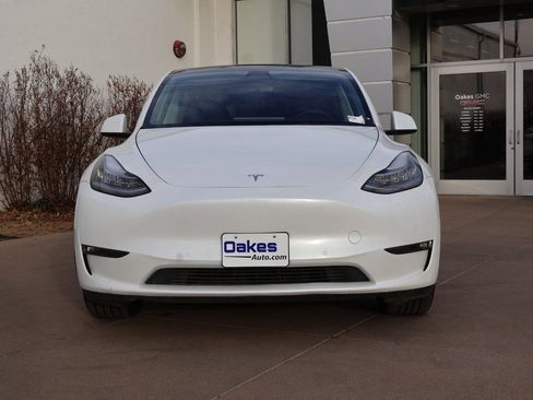 Used 2021 Tesla Model Y Long Range image 2