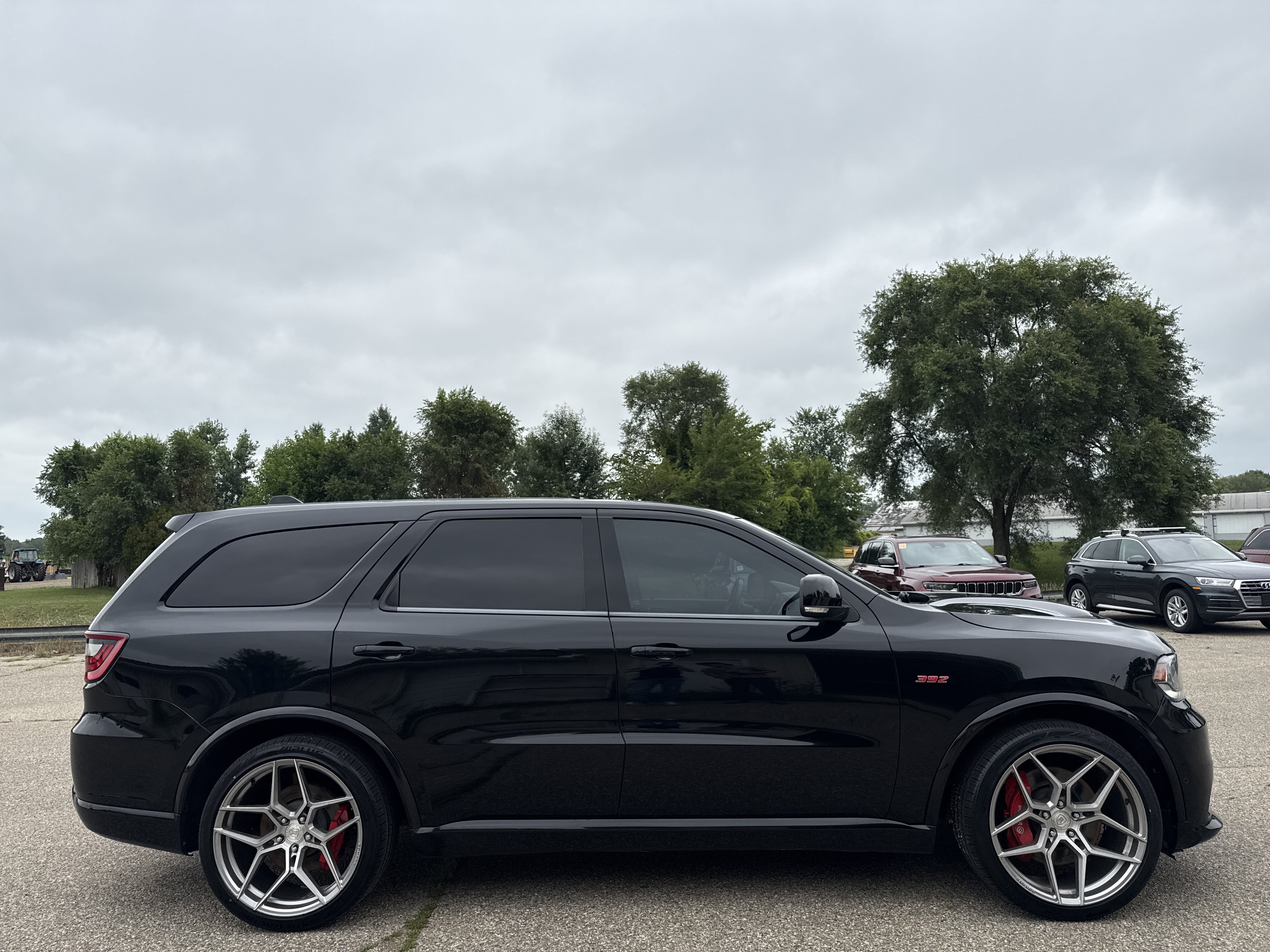 Used 2018 Dodge Durango SRT w/ Technology Group AWD/4WD image 2