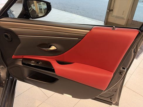 Used 2024 Lexus ES 350 F Sport image 22