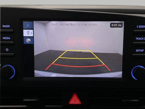 Certified 2025 Hyundai Elantra Sport image 23