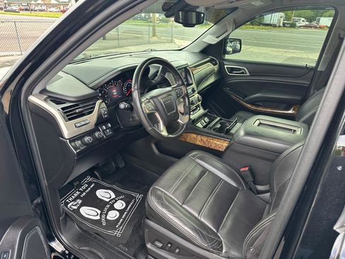 Used 2015 GMC Yukon Denali w/ Touring Package AWD/4WD image 9
