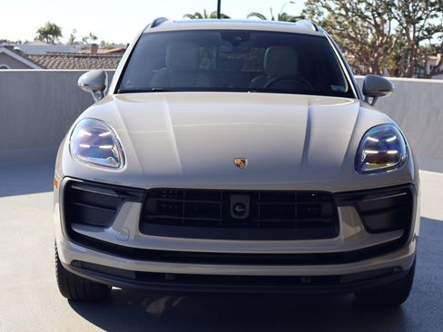 New 2026 Porsche Macan image 6