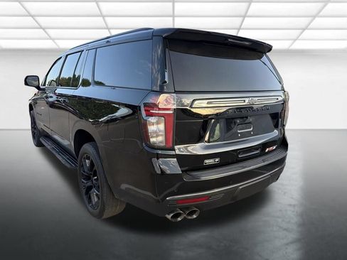 Used 2022 Chevrolet Suburban RST w/ Sport Performance Package AWD/4WD image 4