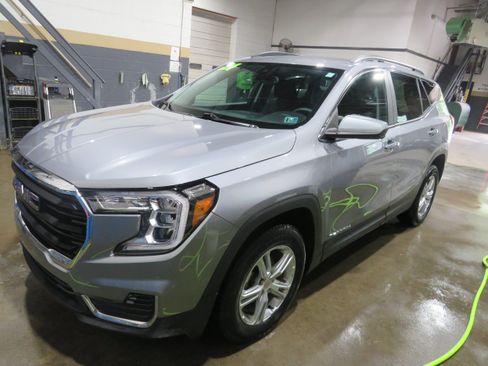 Used 2024 GMC Terrain SLE w/ Driver Convenience Package AWD/4WD image 3