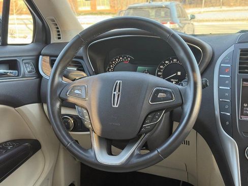 Used 2015 Lincoln MKC AWD 4dr w/ Equipment Group 101A Select image 11