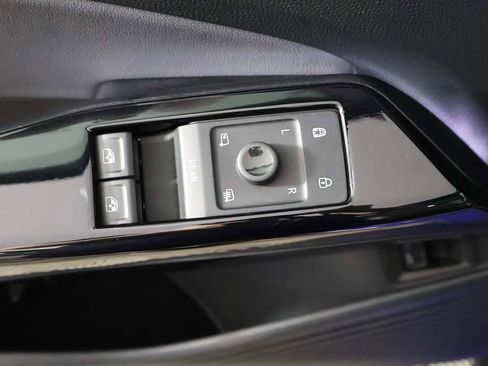 Used 2021 Volkswagen ID.4 Pro S image 37