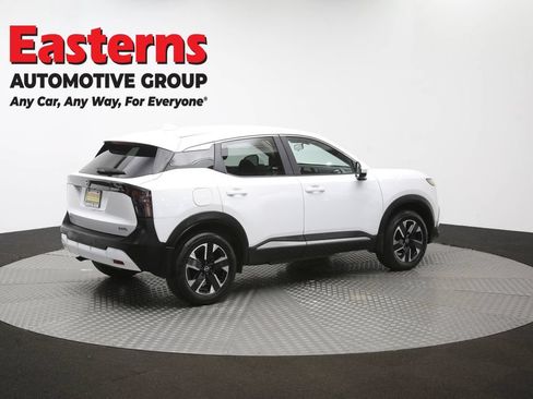 Used 2025 Nissan Kicks SV AWD/4WD image 42