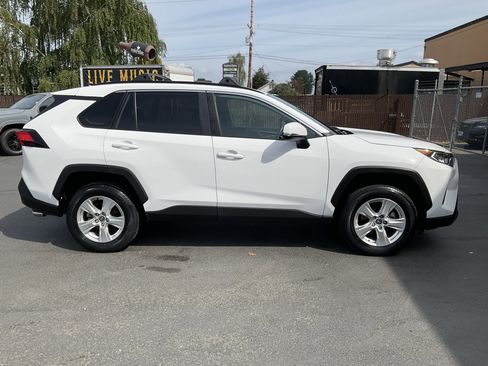 Used 2021 Toyota RAV4 XLE w/ XLE Grade Weather Package AWD/4WD image 2