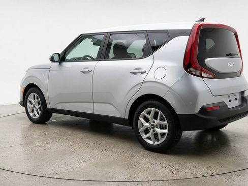 Used 2025 Kia Soul LX w/ LX Technology Package FWD image 6