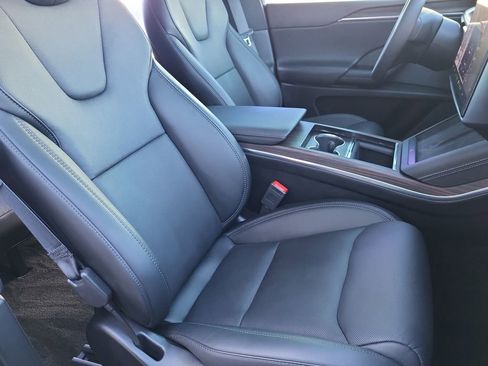 Used 2024 Tesla Model X image 18