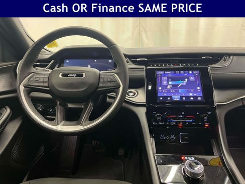 Used 2025 Jeep Grand Cherokee L Laredo w/ Luxury Tech Group I AWD/4WD image 15