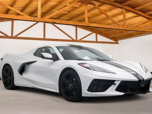 Used 2021 Chevrolet Corvette Stingray Convertible w/ 1LT RWD image 8