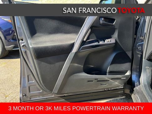 Used 2017 Toyota RAV4 LE image 31