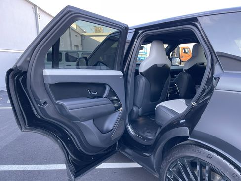 Used 2024 Land Rover Range Rover Sport SV image 28