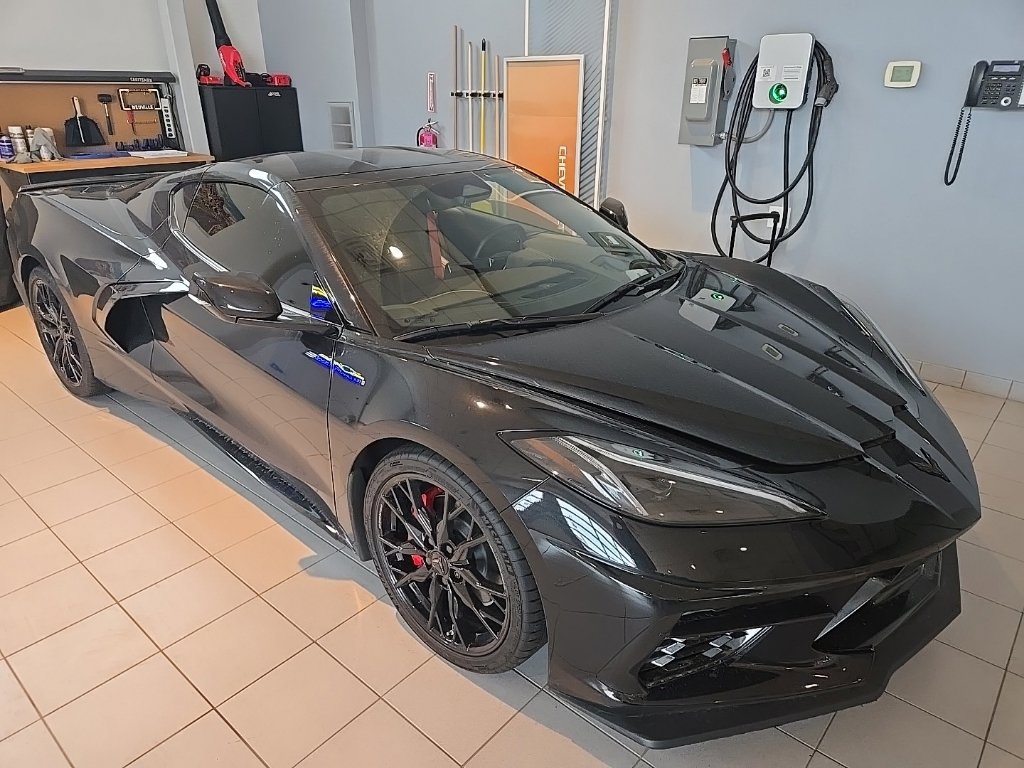 Used 2025 Chevrolet Corvette Stingray Preferred Cpe w/ Stealth Interior Trim Package RWD image 1