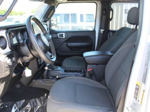 Used 2024 Jeep Wrangler Sport S AWD/4WD image 34