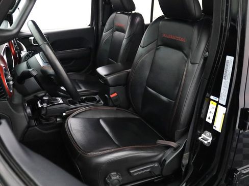 Used 2018 Jeep Wrangler Unlimited Rubicon AWD/4WD image 2