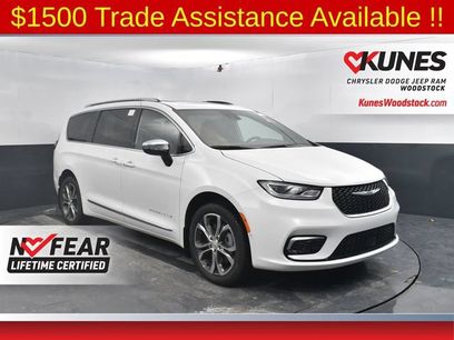New 2026 Chrysler Pacifica Pinnacle w/ Trailer Tow Group