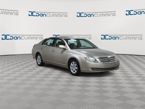 Used 2007 Toyota Avalon XL image 2
