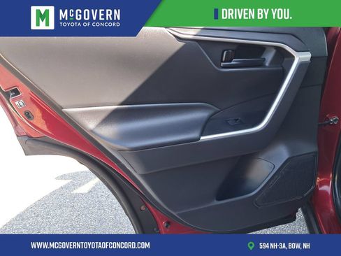 Used 2019 Toyota RAV4 LE AWD/4WD image 15