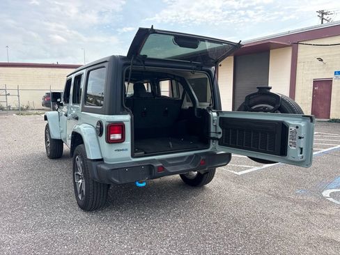 Used 2024 Jeep Wrangler Unlimited AWD/4WD image 14