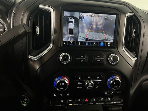 Used 2021 GMC Sierra 2500 AT4 w/ AT4 Premium Plus Package image 16