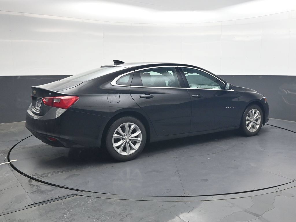 Used 2025 Chevrolet Malibu LT FWD image 4
