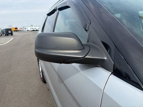 Used 2018 Ford Explorer XLT image 5