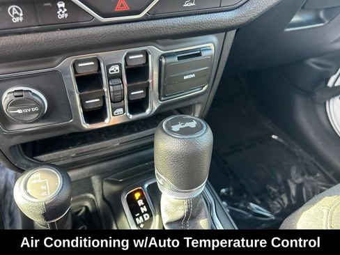 Used 2024 Jeep Wrangler Unlimited Sport AWD/4WD image 14