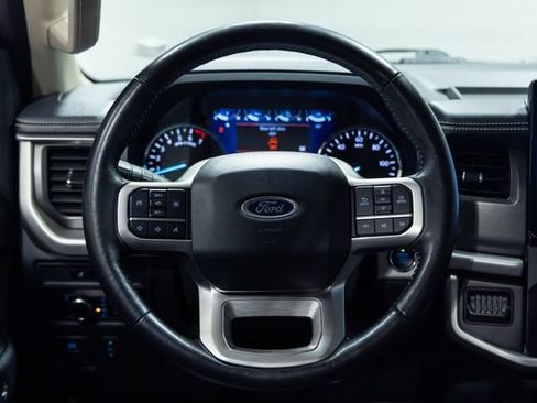 Used 2024 Ford Expedition Max XLT AWD/4WD image 13