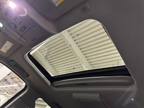 Used 2017 Chevrolet Tahoe LT image 34