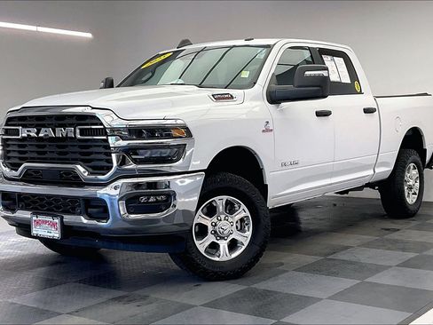 Used 2025 RAM 2500 Big Horn AWD/4WD image 12